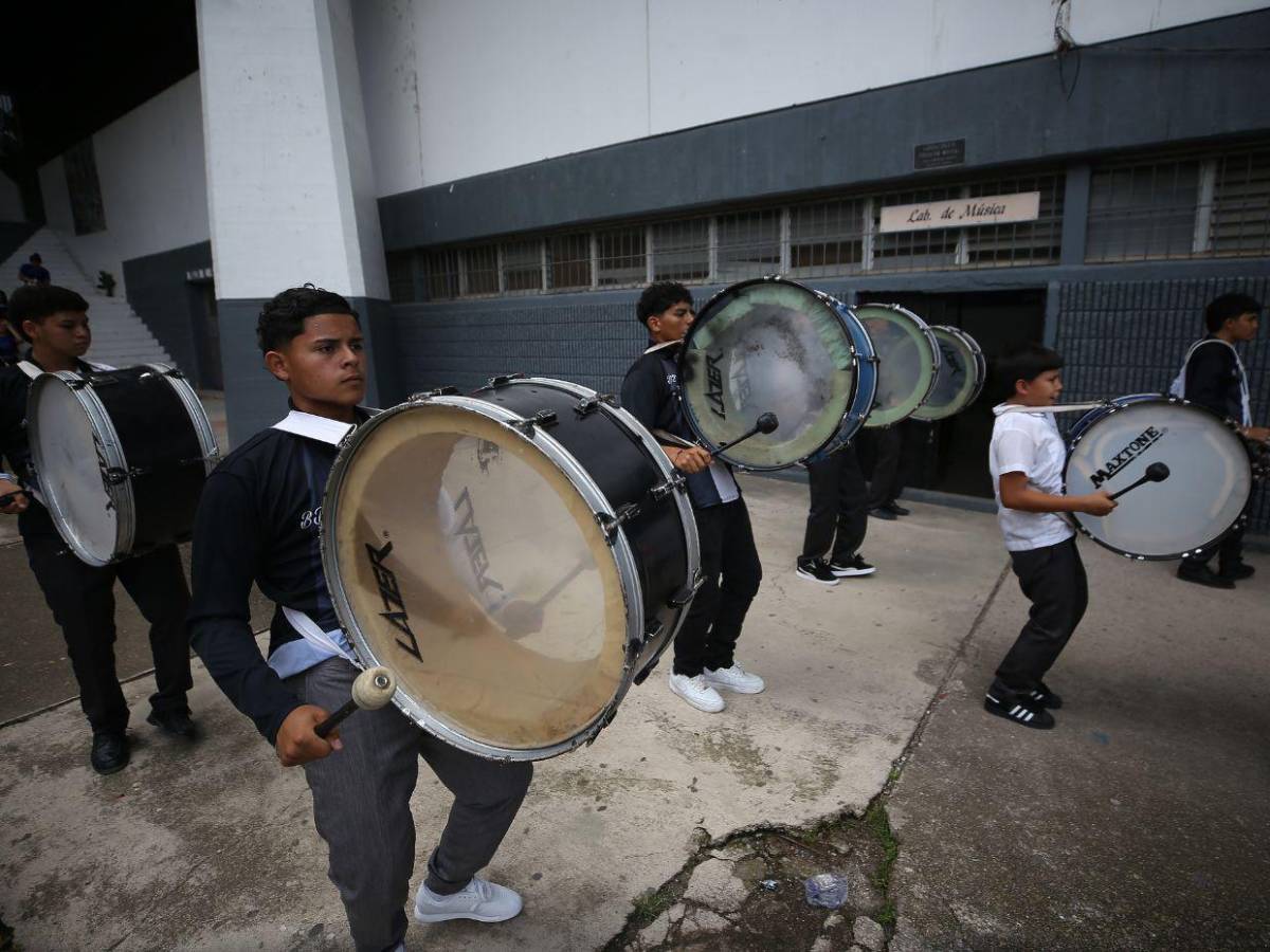 Con casi 60 integrantes, banda de guerra del ICVC dará espectacular show en desfiles