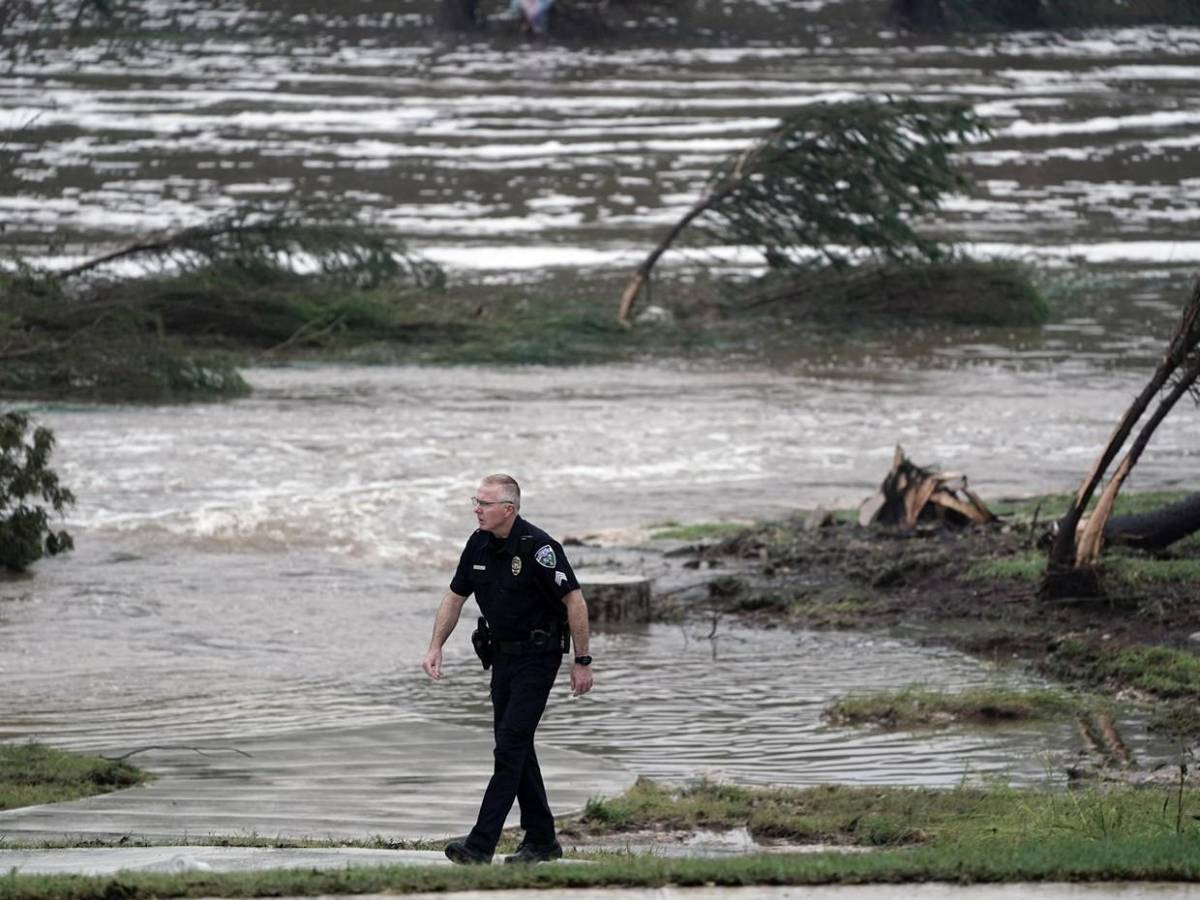 “Ya no queda nada”: lluvias históricas arrasan campamento en Texas