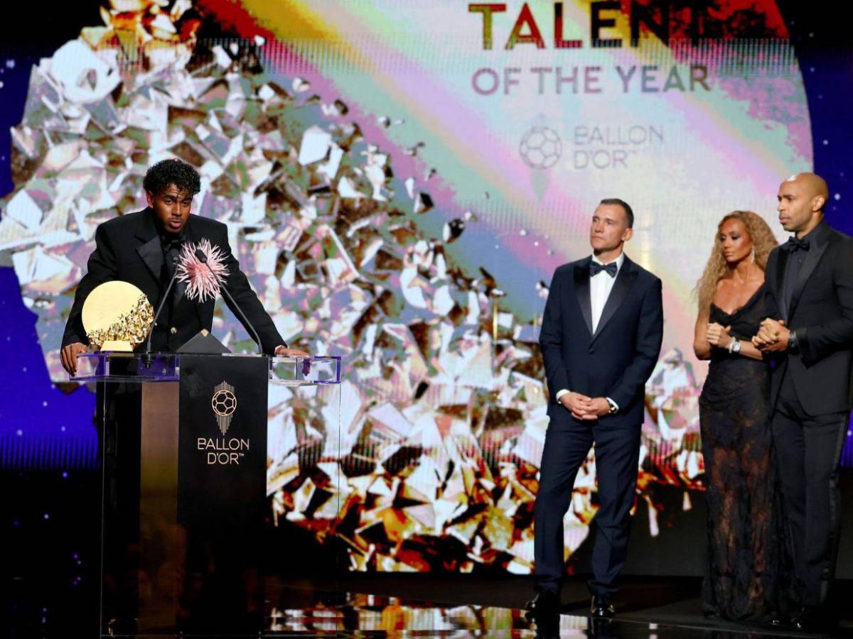¿Feo desplante a Harry Kane? El gesto de Lamine Yamal tras no ganar el Balón de Oro