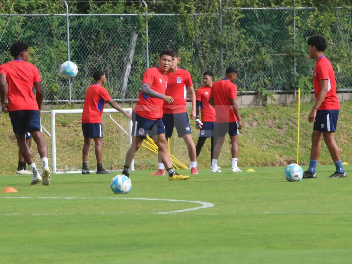 ¿Se va Carlos Pineda? Las sorpresas que dejó el entreno de Olimpia previo a jugar ante UPNFM