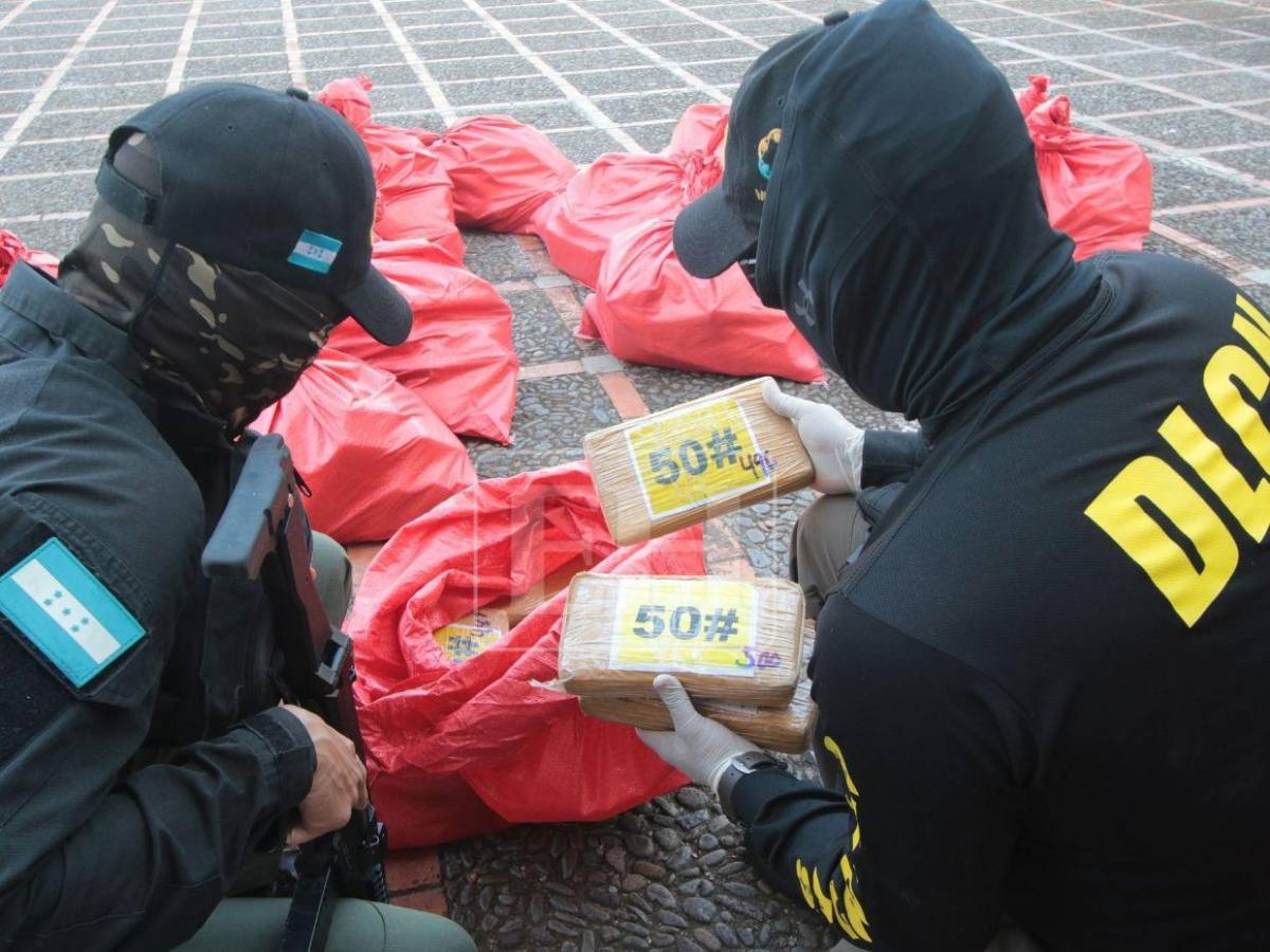Decomisan 1.2 toneladas de supuesta cocaína ocultas en una cisterna en El Progreso
