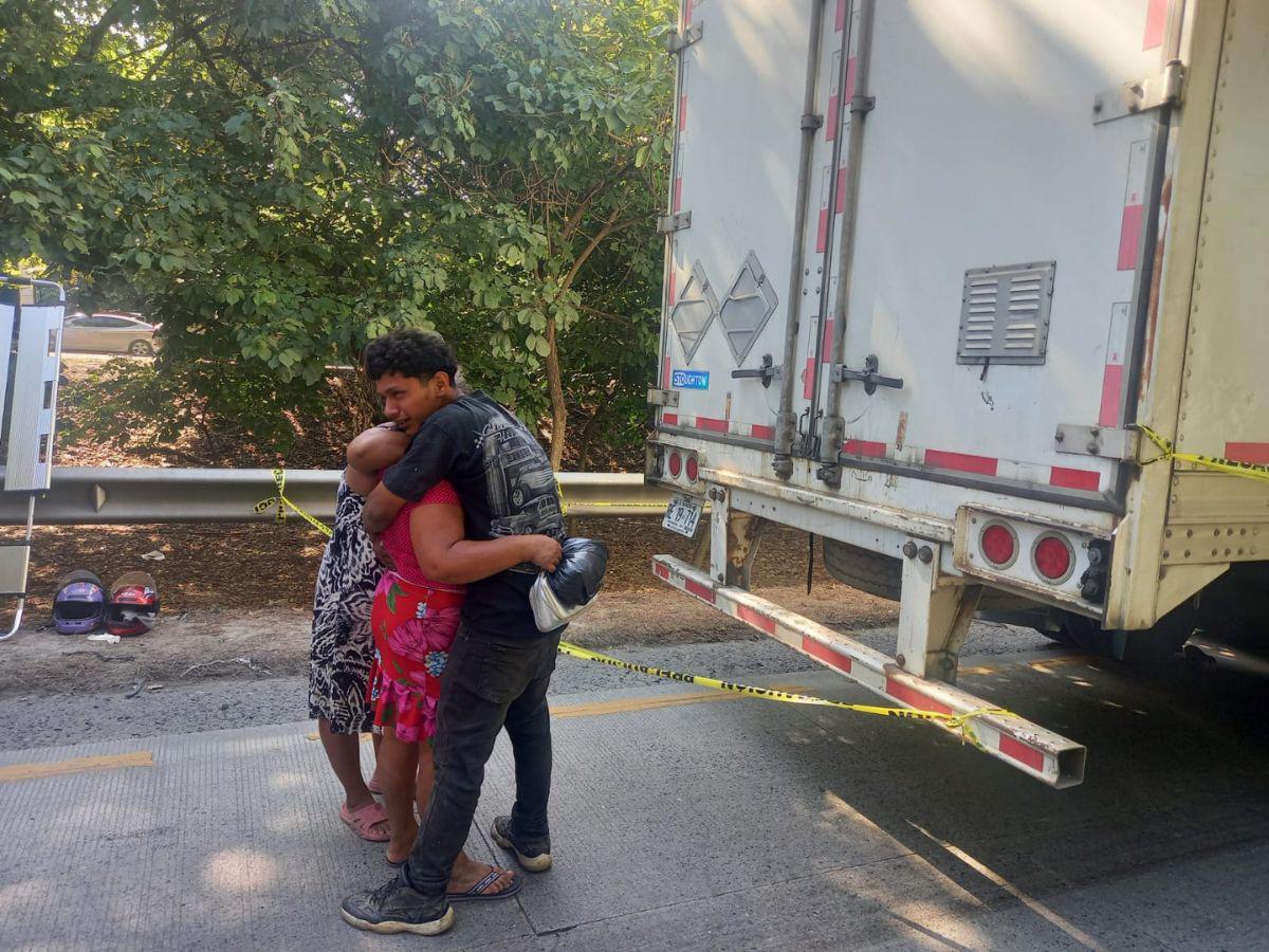 Le pido al presidente de El Salvador que lo meta preso: madre de niño atropellado por rastra en San Pedro Sula