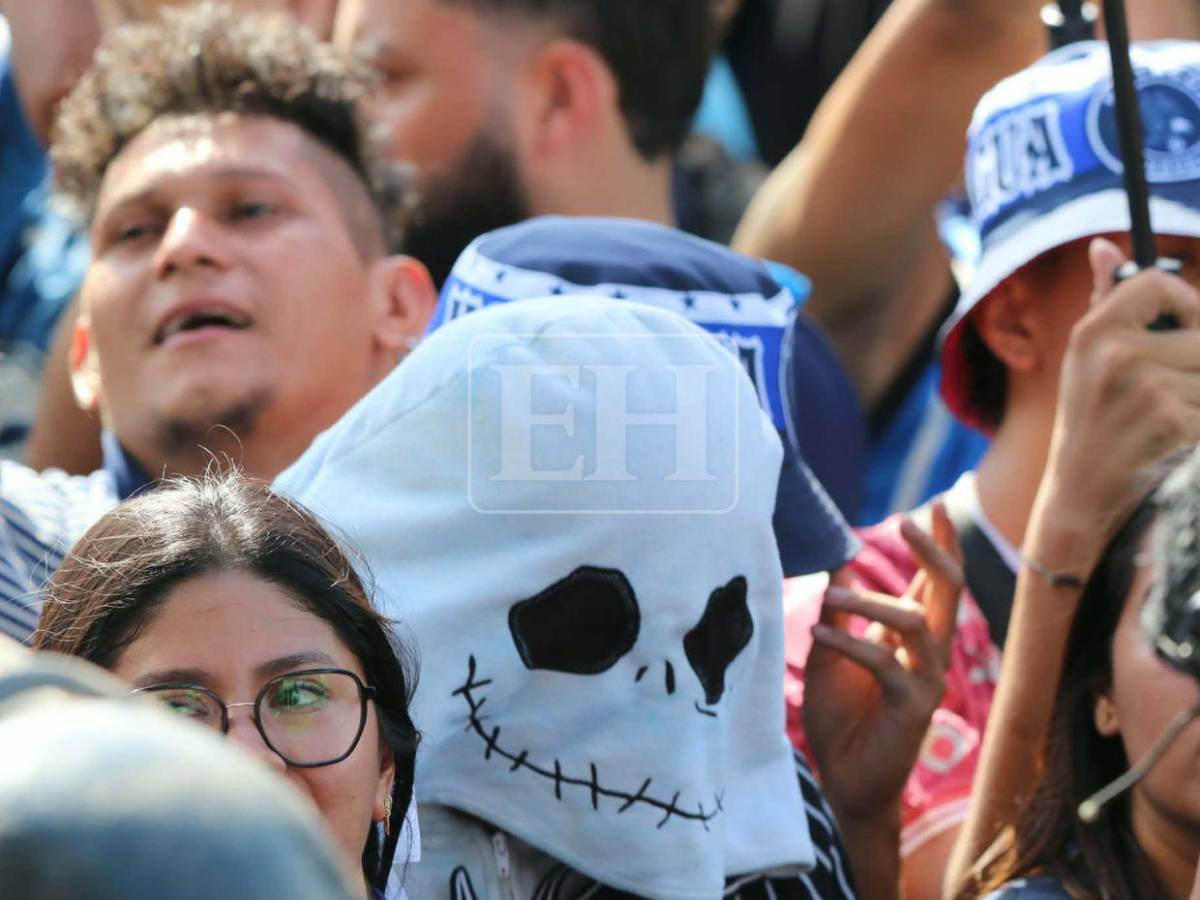 Pancartas, máscaras y emotivas imágenes: las curiosidades de la final Motagua-Marathón