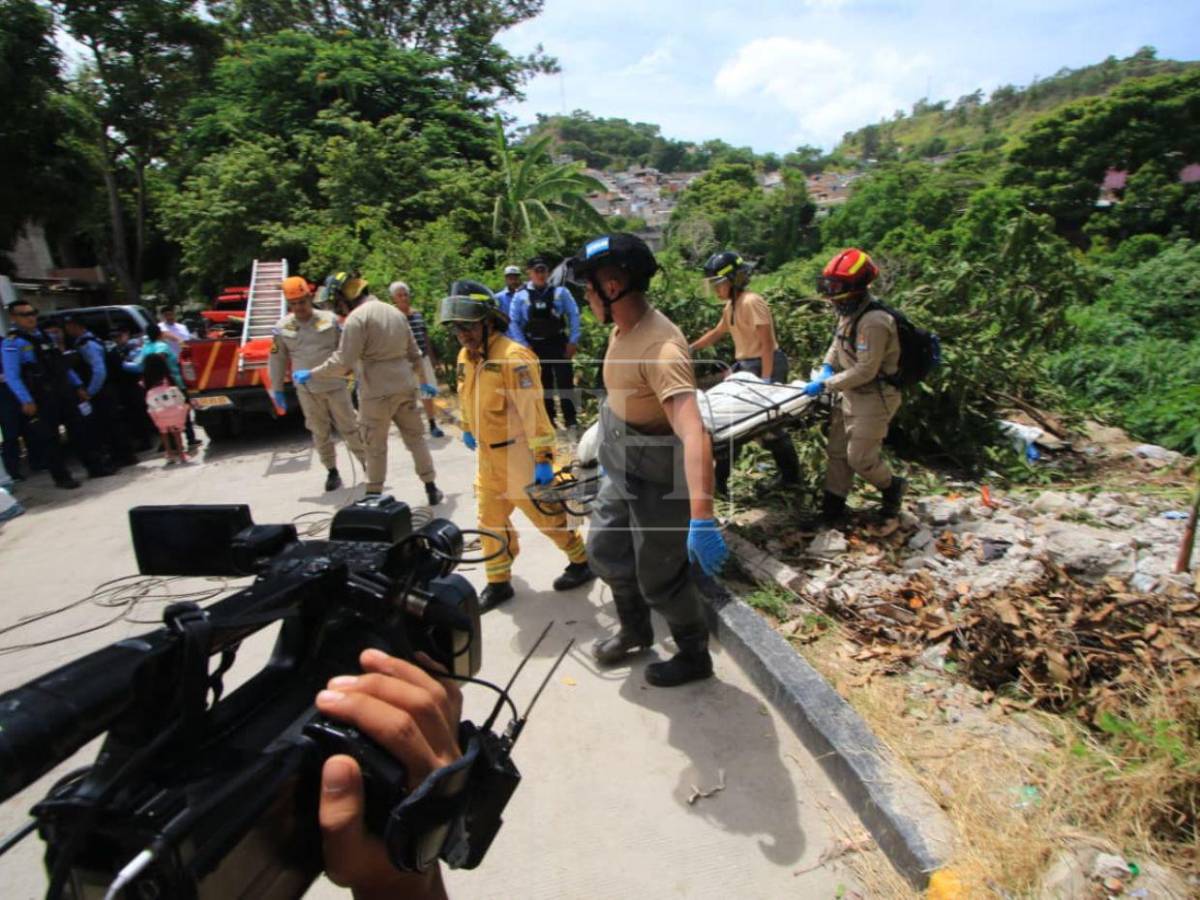 Le di un beso en la frente y me fui a la iglesia: Madre de joven encontrada muerta en río Guacerique