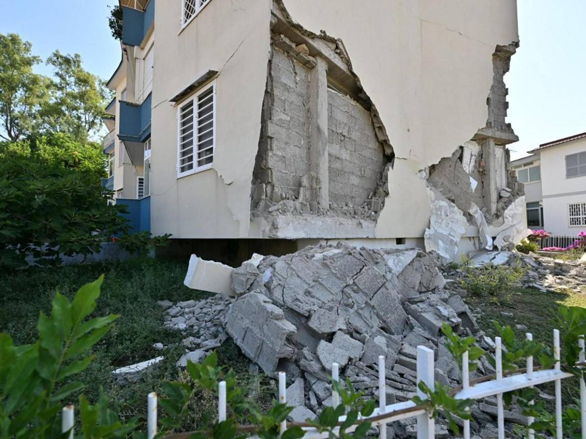 Sismo de 4.7 grados sacude el sur de Italia y deja 26 heridos en Nápoles