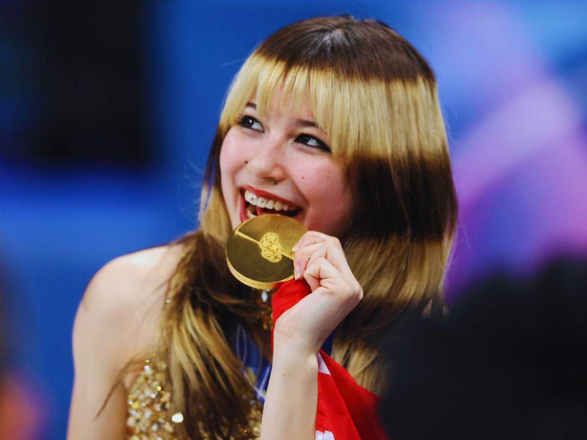 ¿Quién es Alysa Liu, la patinadora que hizo historia en los Juegos Olímpicos para Estados Unidos?