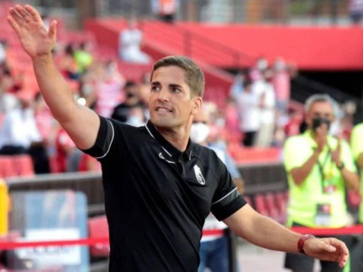 Insólito: equipo ruso despide a su técnico acusándolo de utilizar IA para tomar decisiones