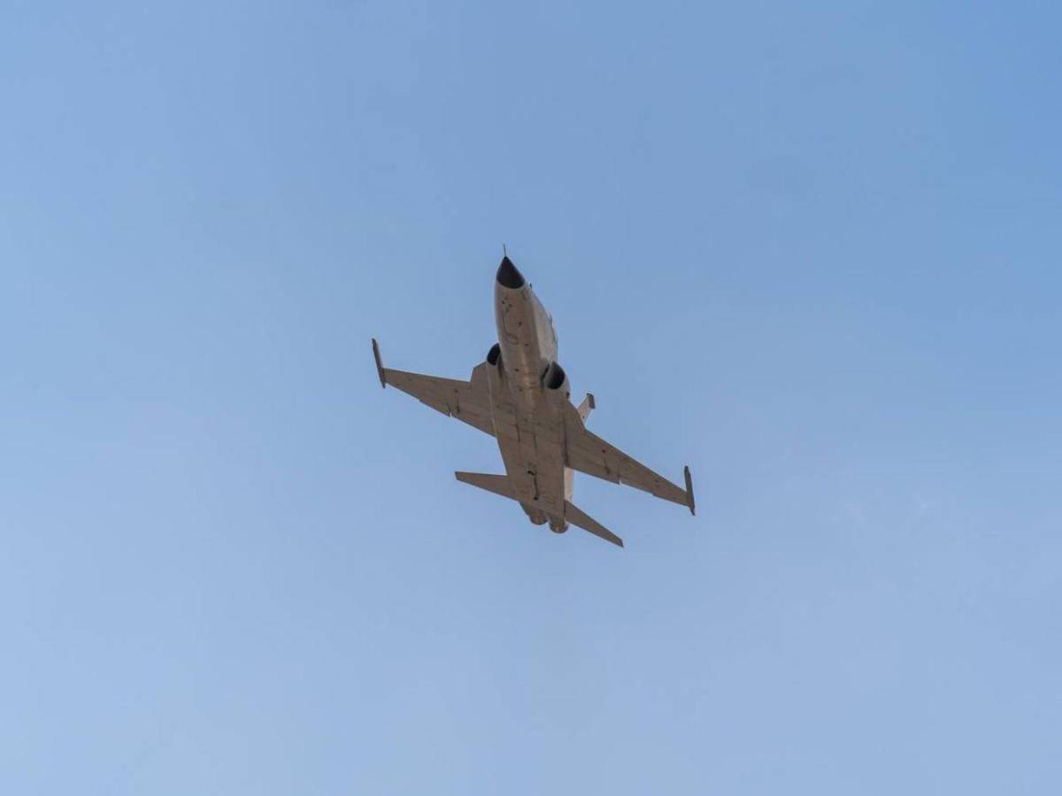 ¿Cómo hacer la solicitud para ingresar buques y aviones militares a Honduras?