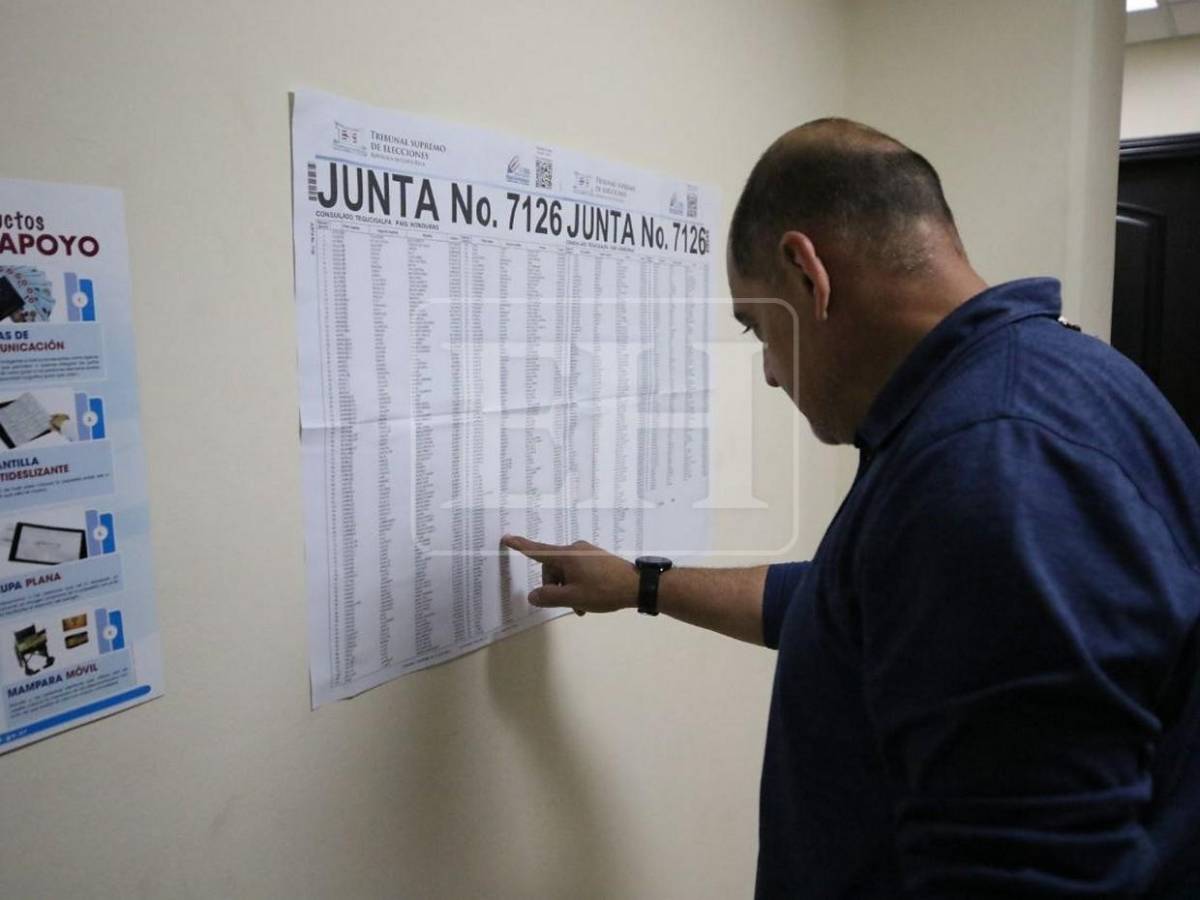 Costarricenses en Tegucigalpa votan para elegir presidente y diputados de su país