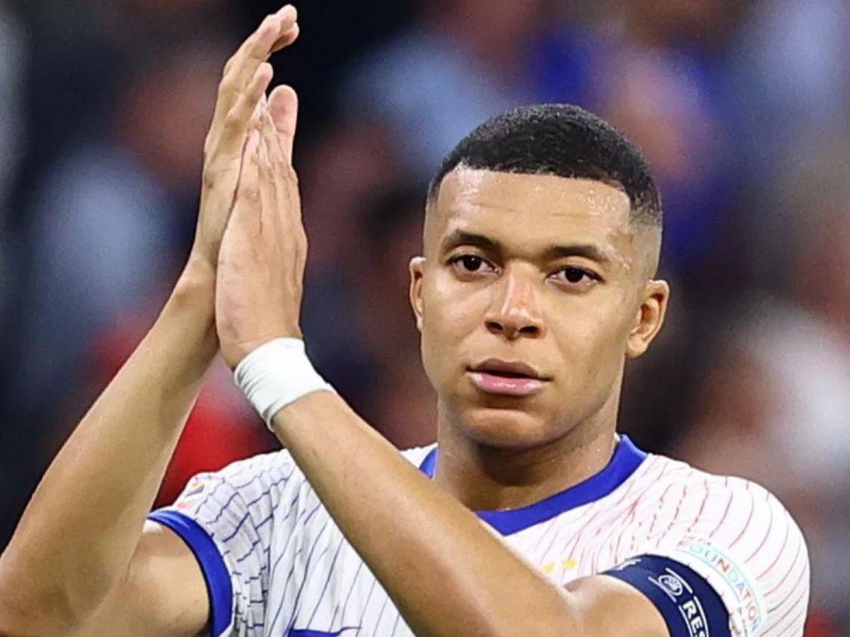 La polémica foto de Mbappé que enfureció a los hinchas del Real Madrid La polémica foto de Mbappé que enfureció a los hinchas del Real Madrid