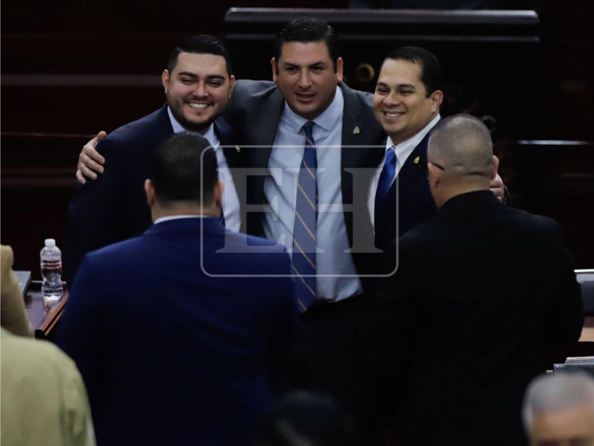 Fotos, saludos y rostros nuevos: ambiente previo a la elección de la Junta Directiva provisional