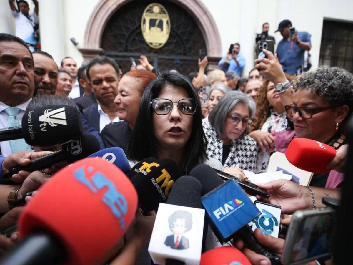 En fotos: diputados de oposición sesionaron en los bajos del Congreso