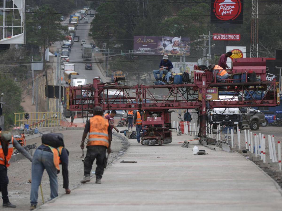 Un carril habilitado y fundición, así avanzan trabajos en salida a Danlí