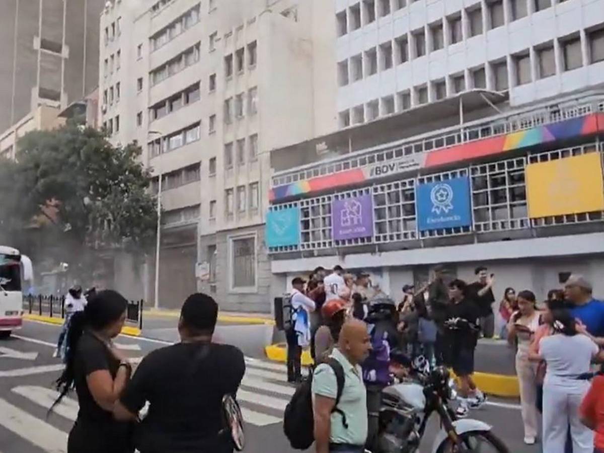 Pánico en calles de Venezuela tras dos sismos en menos de un minuto