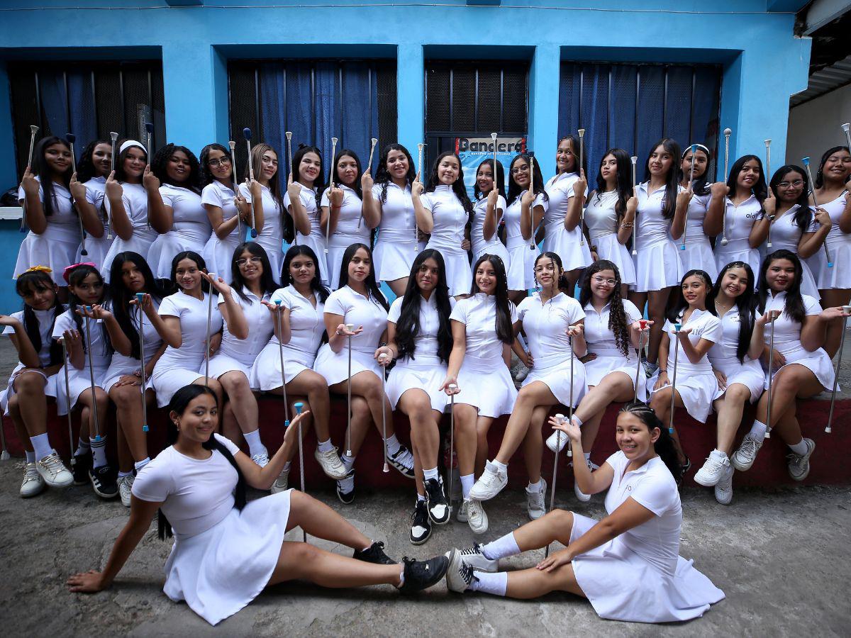 Arduos ensayos respaldan la presentación de las palillonas de Monte Hermón para las fiestas patrias