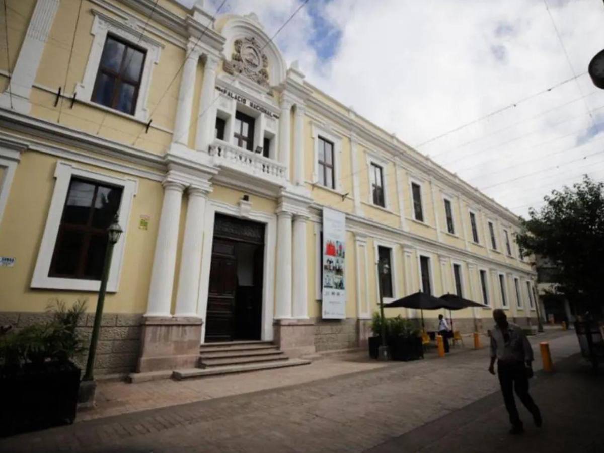Hija de 19 años de Godofredo Fajardo gana L45 mil en alcaldía del DC: ¿qué funciones tiene?