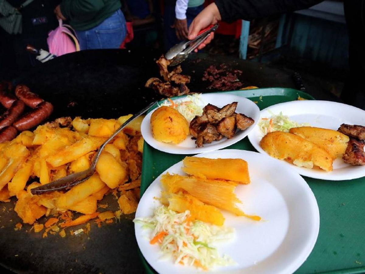 Un ambiente de alegría y sabor impera en la Feria de Suyapa