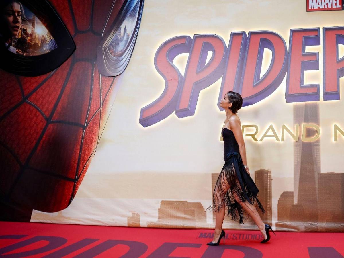 Los looks de Zendaya y Tom Holland en su primera alfombra roja como esposos