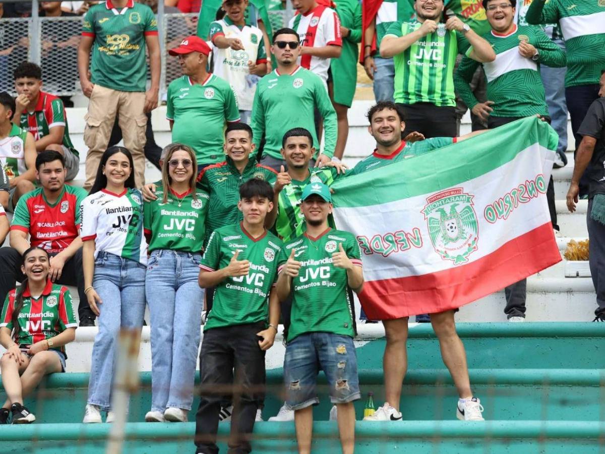 ¡Fiesta en el Olímpico! Barras ponen el color, sorpresa a Lavallén y el mejor ambiente