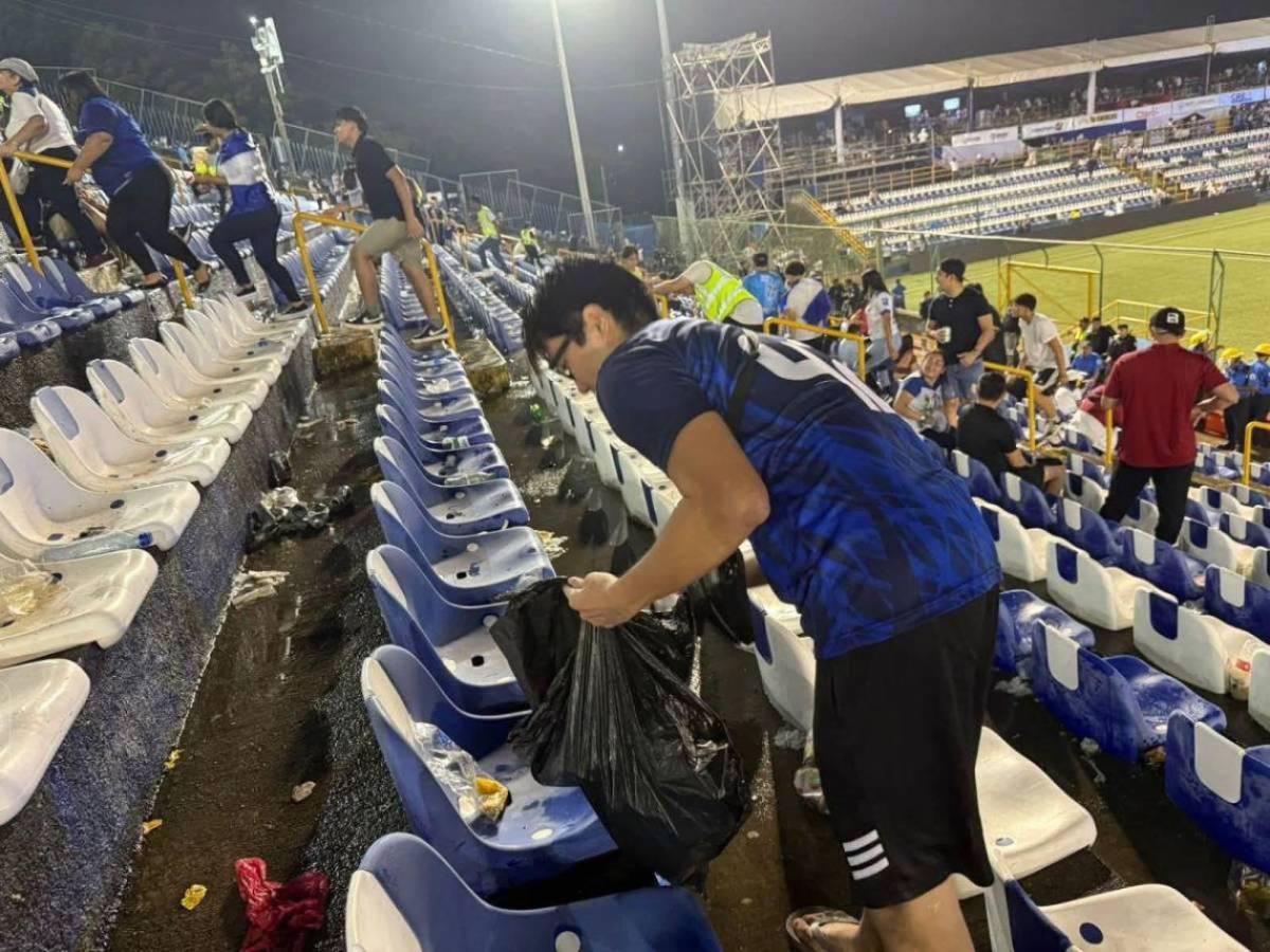 ¡Ejemplear! Japoneses se unen y limpian estadio tras partido de Nicaragua ante Haití