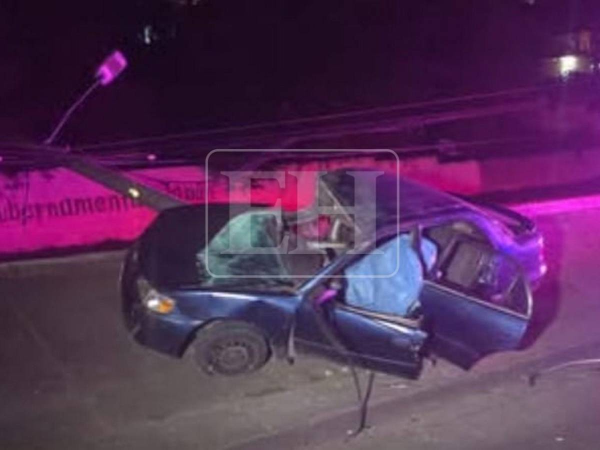 Partió el carro en dos: accidente en anillo periférico donde murió una mujer