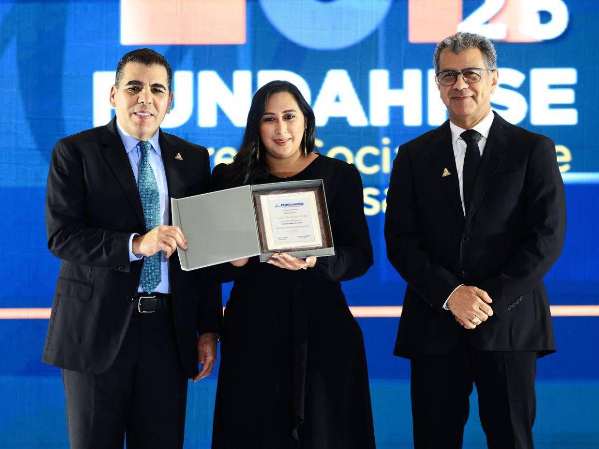 Entre premiados e invitados, así se vivió la gala del Sello FUNDAHRSE 2025