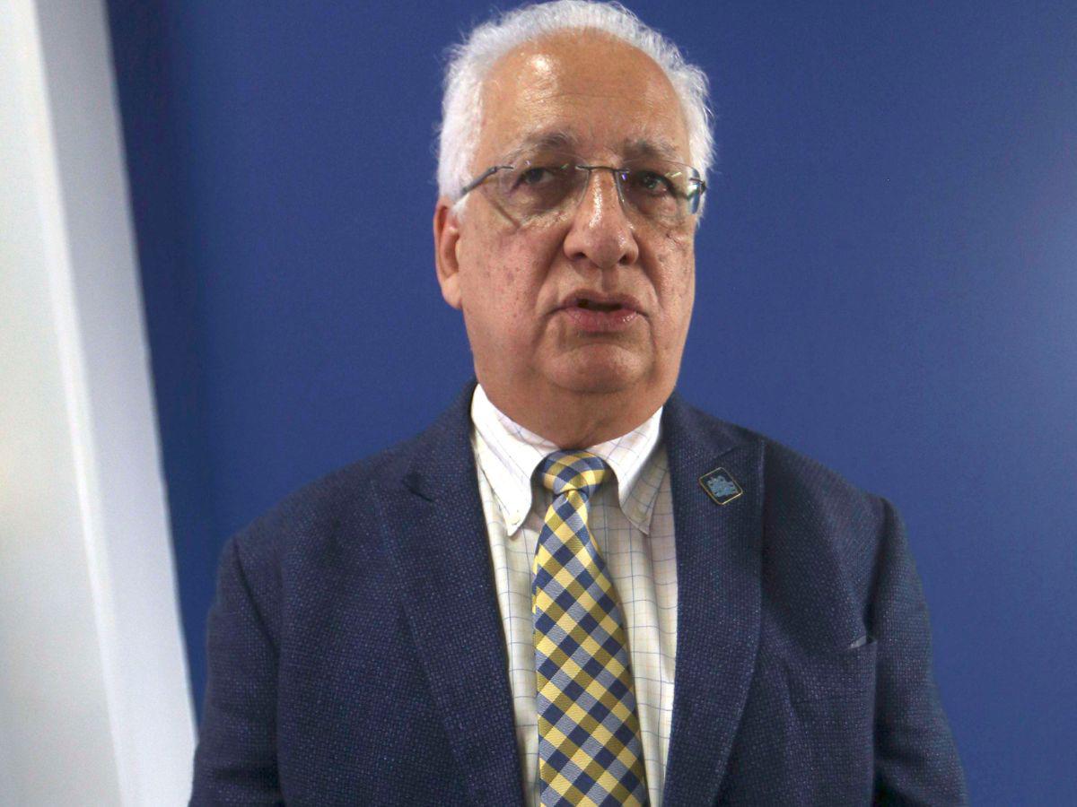 Piden destitución de Francisco Herrera como rector de la UNAH