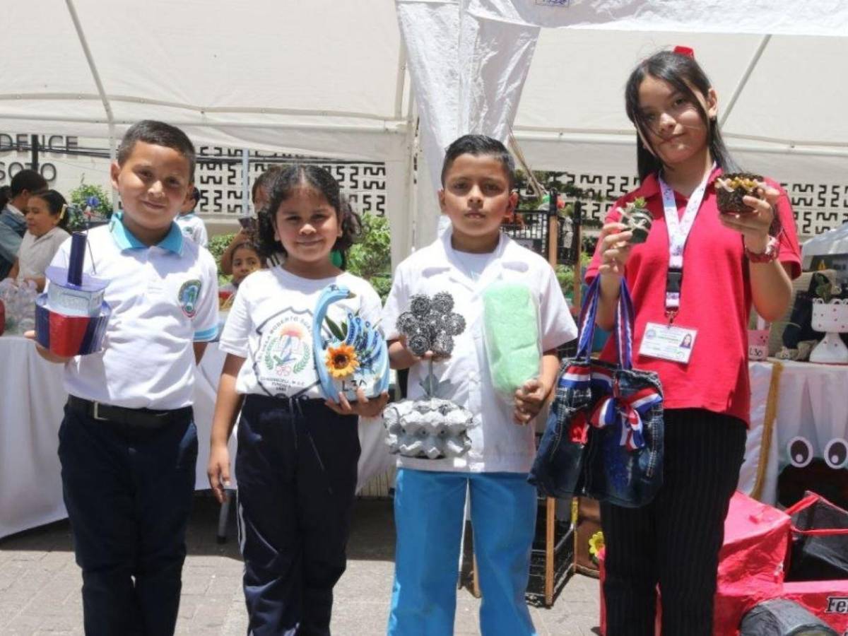 ¡Creatividad que salva al planeta! Escolares emprendieron con Feria de Reciclaje