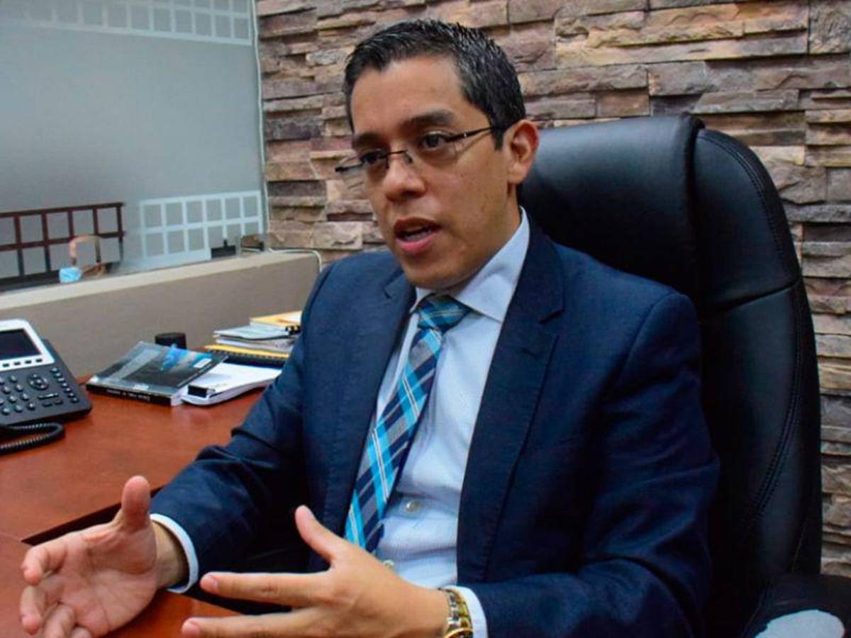 Odir Fernández: Vergüenza deberían tener los que se postulan y son parte de la podrida justicia”