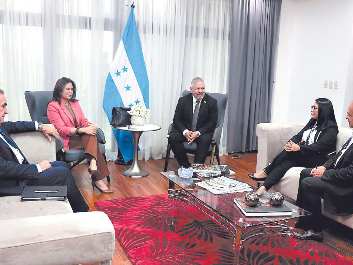 Gobierno pide firmar convenio de la CICIH y luego hacer reformas