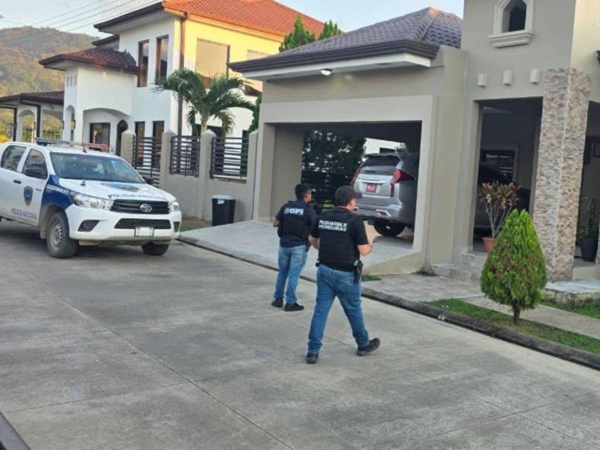 Billetera de víctima y manchas de sangre hallan en casa de acusados de doble crimen en El Progreso