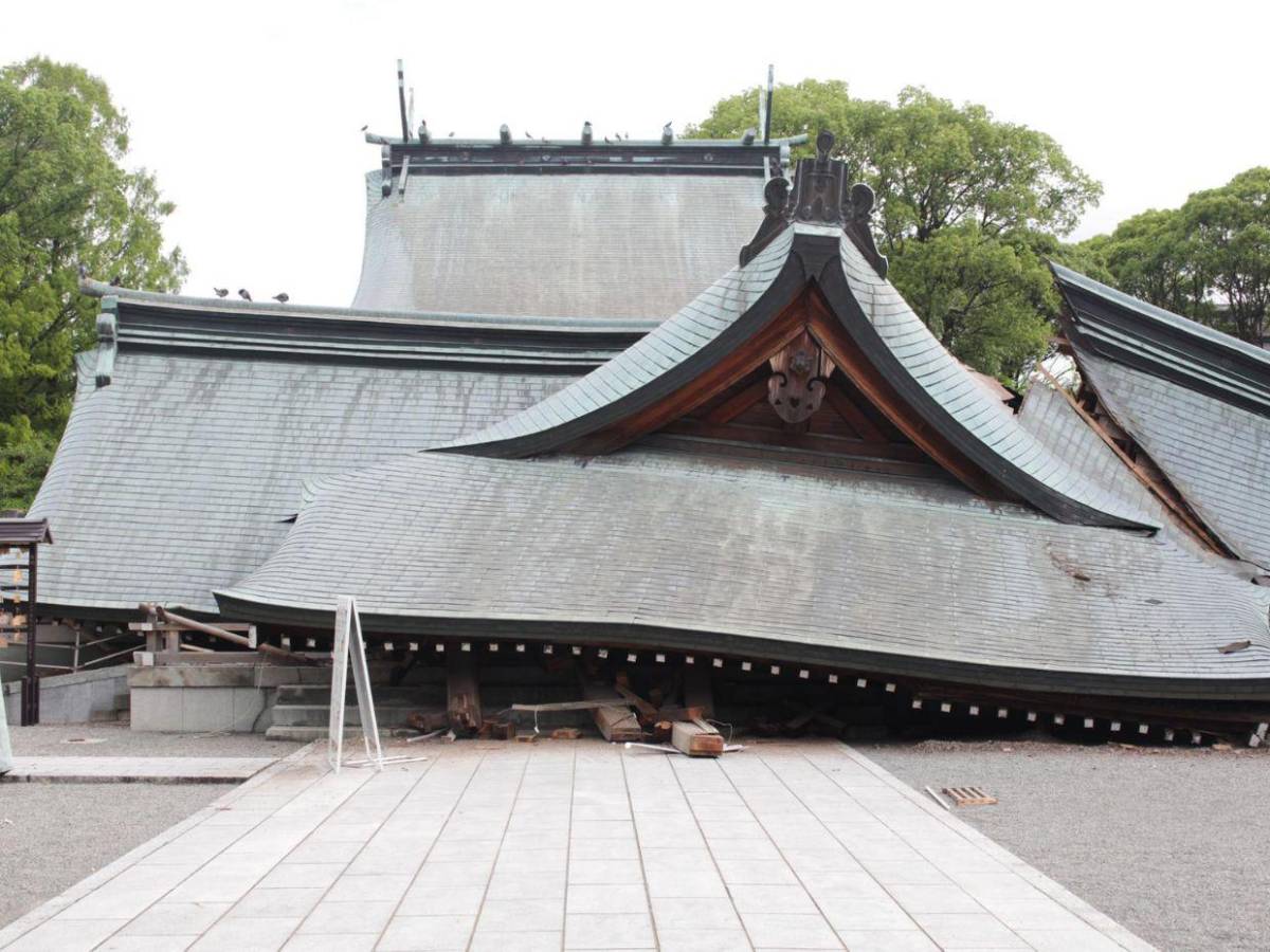 Japón sigue búsqueda de personas atrapadas tras sismo: Enfrentamos una carrera contra el tiempo