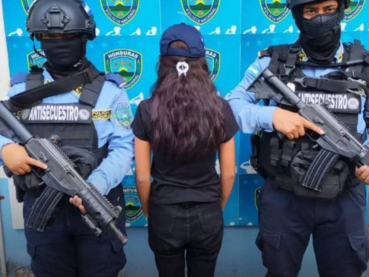 Con salsa de tomate fingió golpes y heridas para exigir pago de rescate a familiares