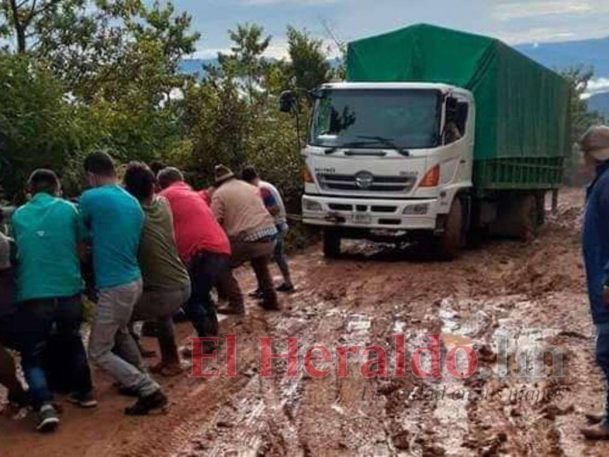 Paralizados 80 proyectos de reparación de carreteras