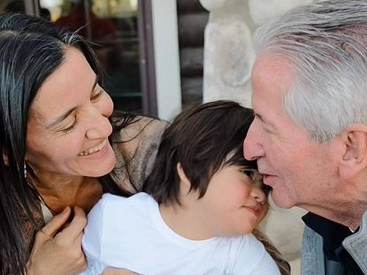 Ricardo Maduro, a sus 80 años, disfruta de una faceta entrañable: fotos inéditas