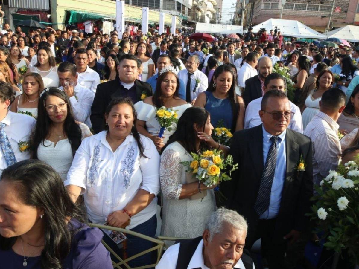 ¡Dijeron que sí! 350 parejas unieron sus vidas en las bodas gratis de la AMDC