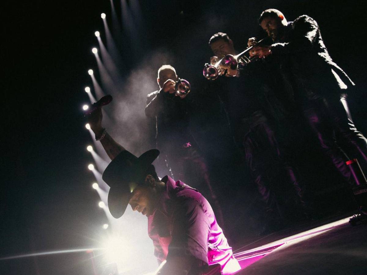 Grupo Firme dejará de cantar corridos en sus conciertos, anuncia Eduin Caz Grupo Firme dejará de cantar corridos en sus conciertos, anuncia Eduin Caz