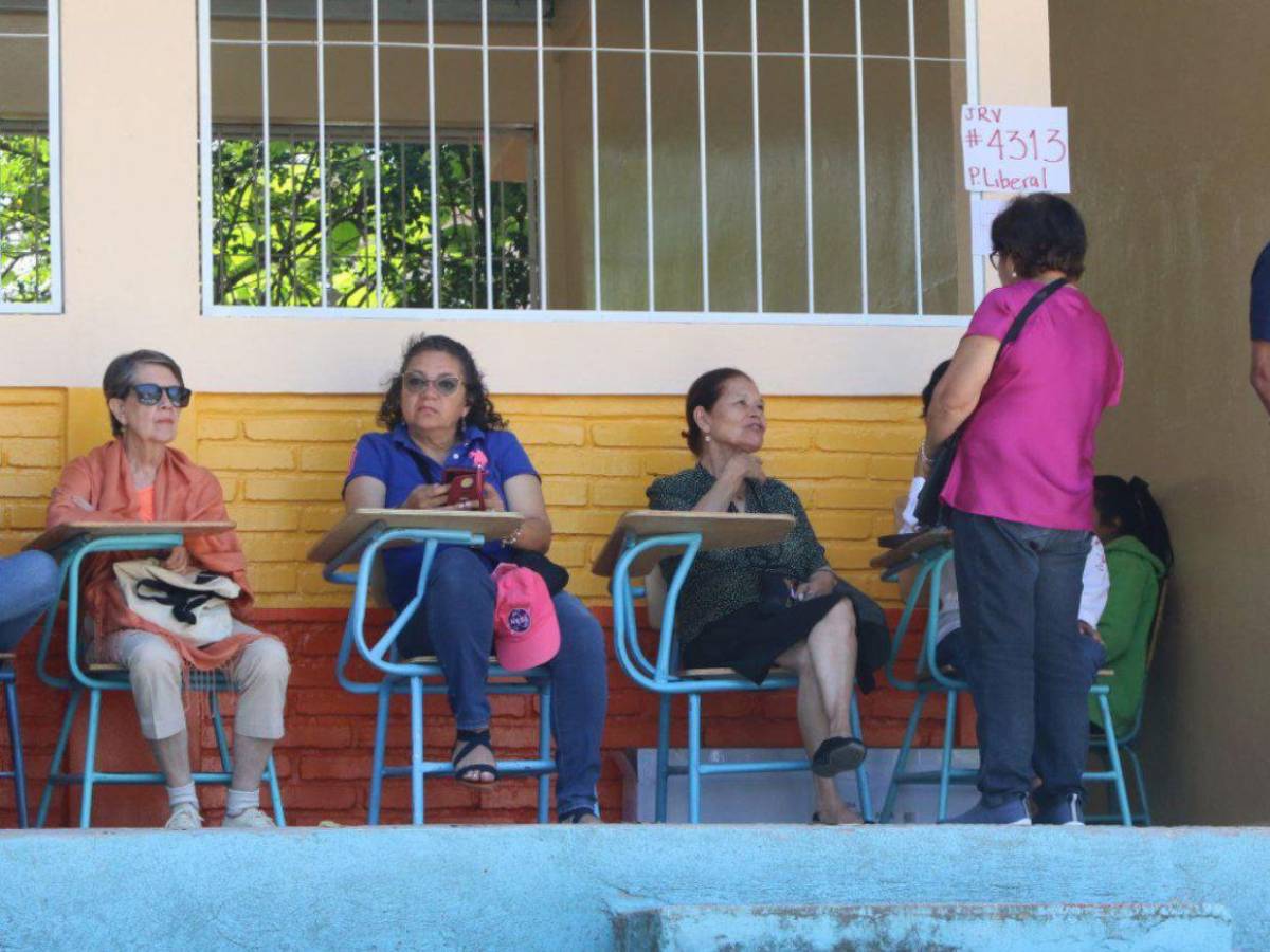 ¡Sin maletas electorales! Retraso en entrega de material mantiene en vilo a la población