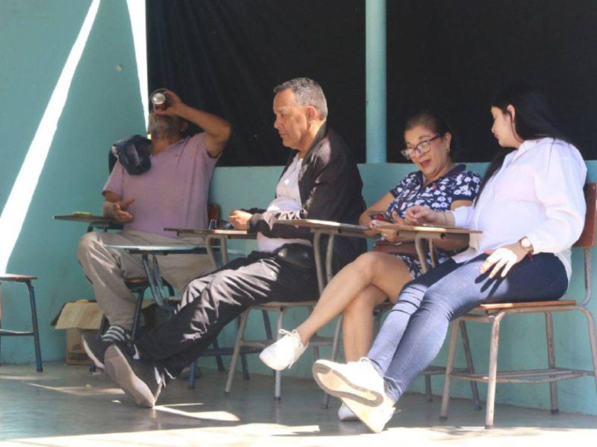 ¡Sin maletas electorales! Retraso en entrega de material mantiene en vilo a la población