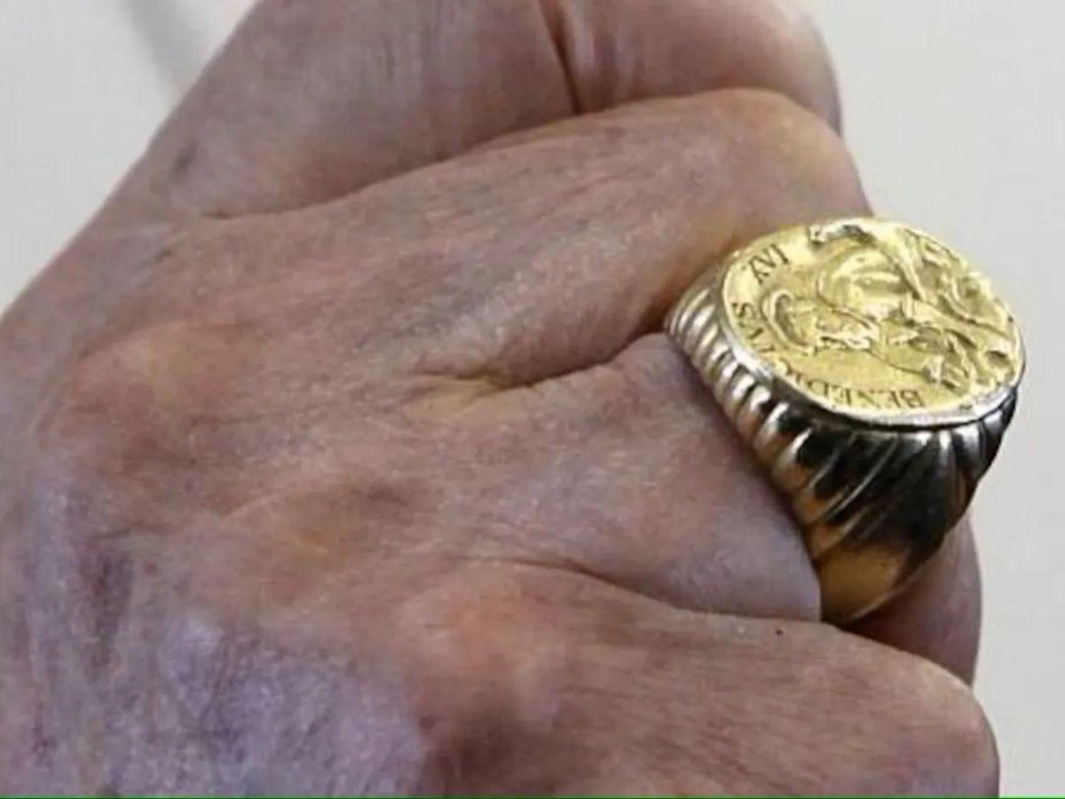 Sellan su habitación y destruyen su anillo: ¿Por qué los extraños protocolos al morir un papa? Sellan su habitación y destruyen su anillo: ¿Por qué los extraños protocolos al morir un papa?