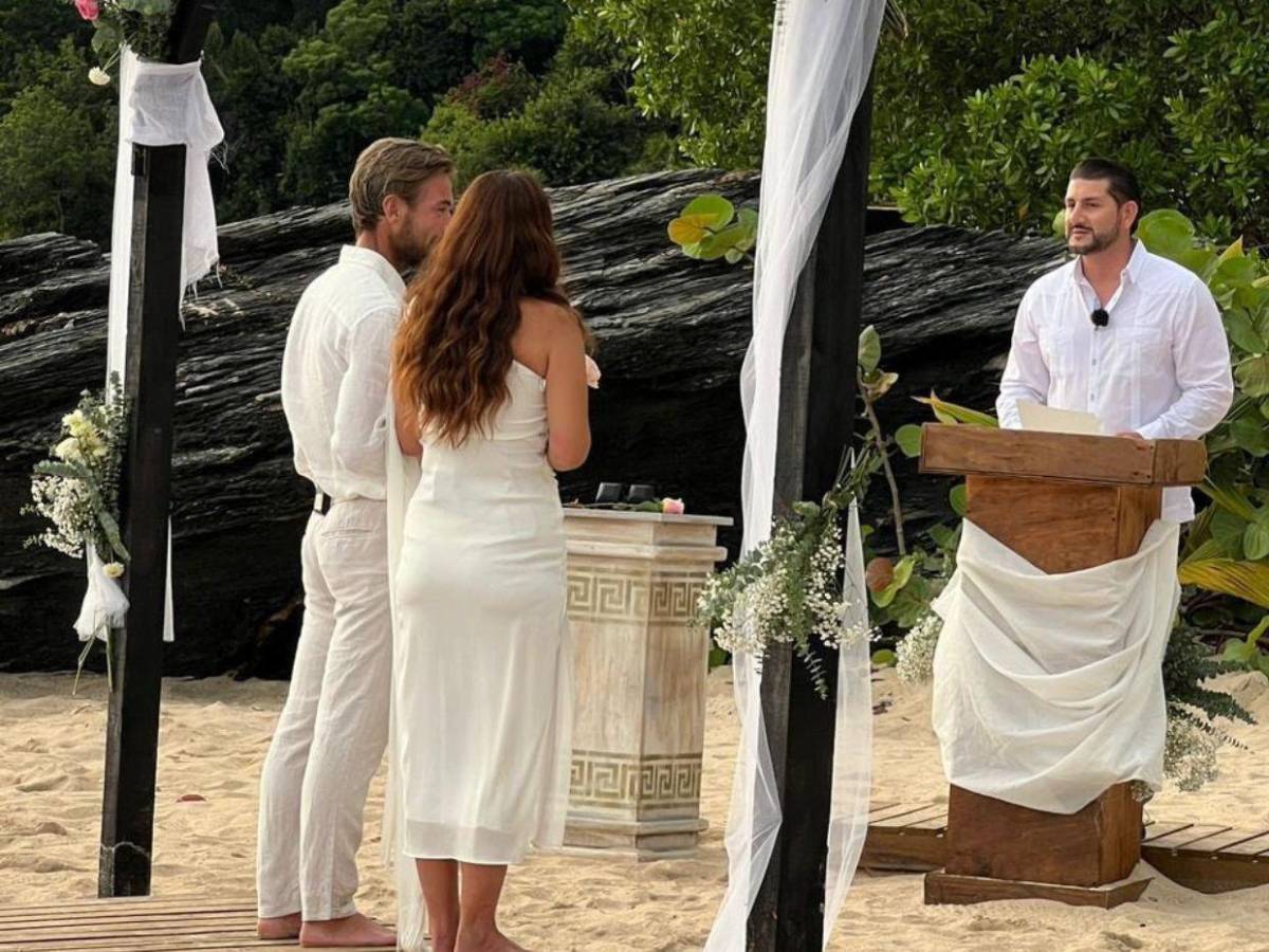 Solo 4 invitados y una condición: Así fue la boda de Marta Peñate y Tony Spina en Cayos Cochinos
