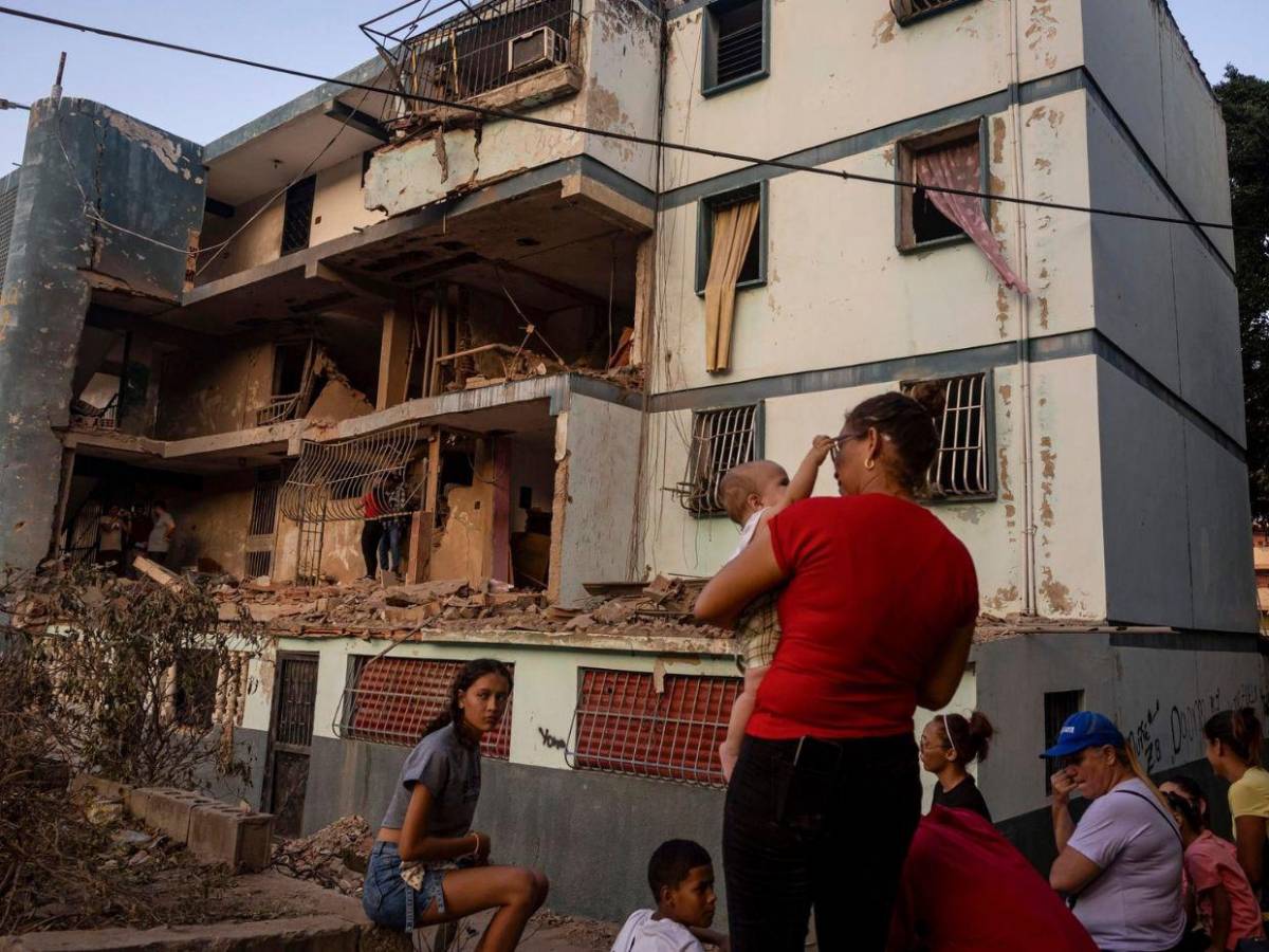 En fotos: así quedaron los edificios en Venezuela tras el ataque de Estados Unidos