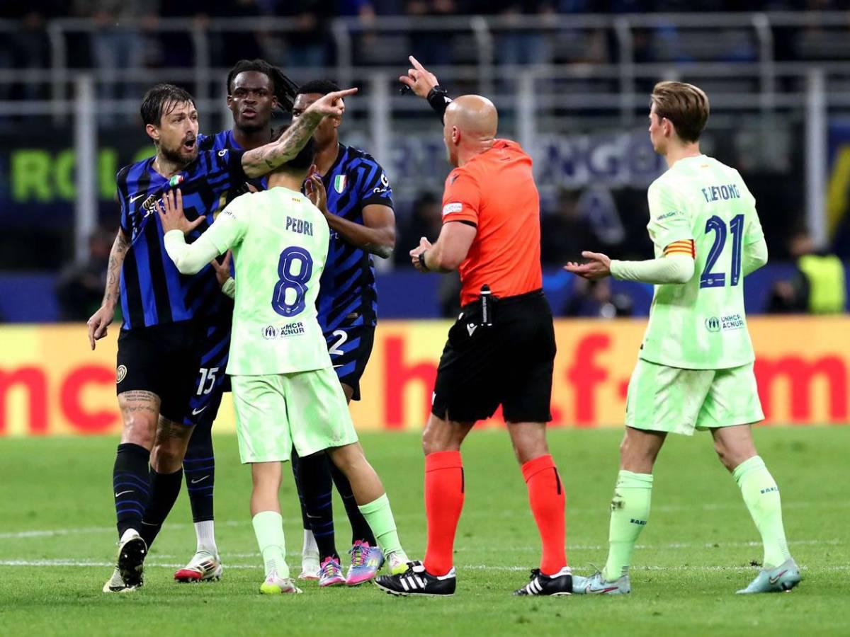 Árbitro del Inter vs Barcelona responde y se burla de Pedri tras eliminación de Champions League
