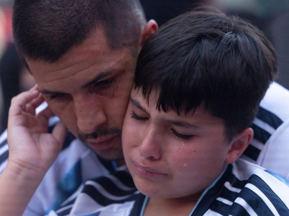 Argentinos salen a las calles a agradecer a su selección pese a la derrota ante España