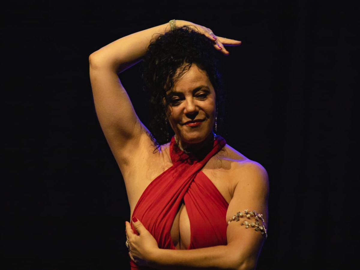 La narradora brasileña presentará los espectáculos “Piel en flor” y “Marea de cuentos entre la Luna y el Mar”.