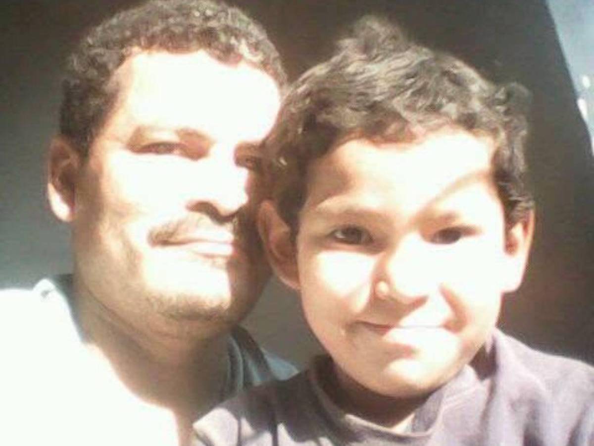 Con sus carritos sobre el ataúd despidieron a José Mendoza, muerto en accidente en Cortés