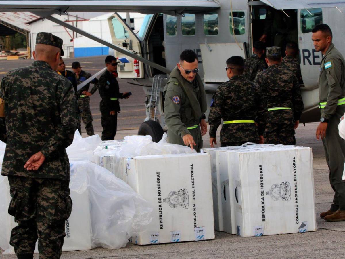 Llegan a Tegucigalpa maletas electorales desde Gracias a Dios