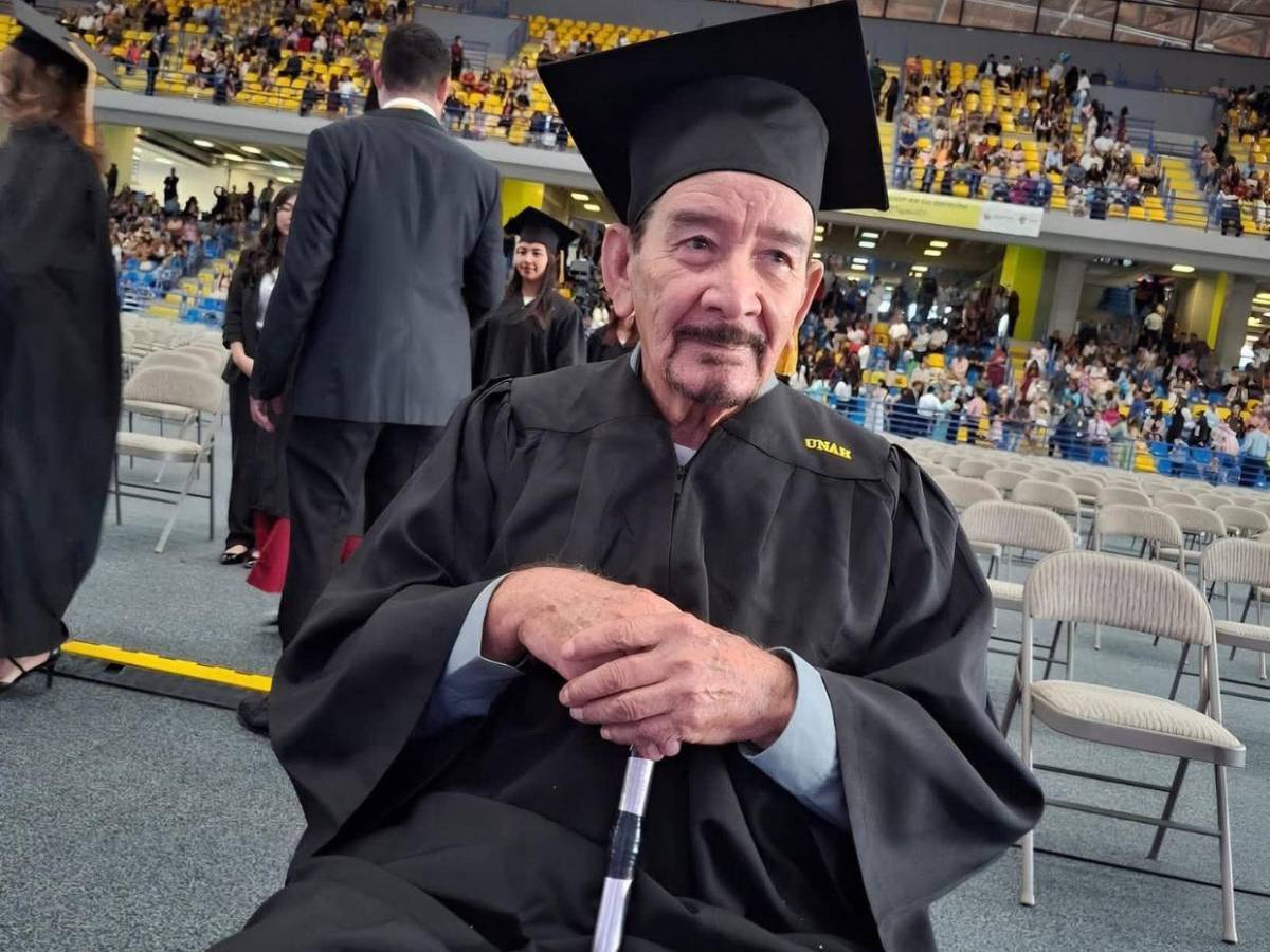 ¡Un sueño cumplido! Más de 1,500 graduados recibieron con orgullo su título en la UNAH