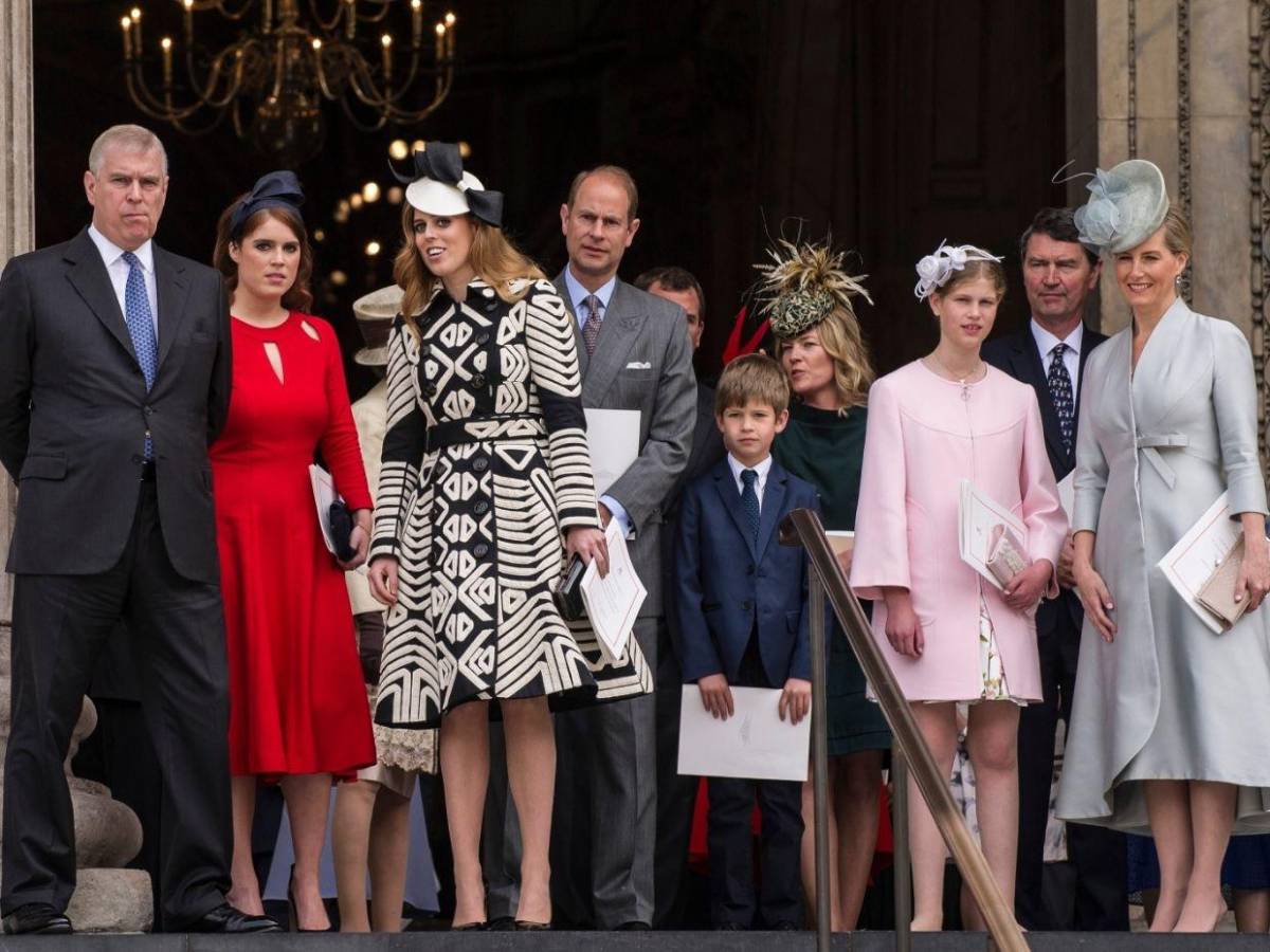 ¿El expríncipe Andrés está en problemas? La policía de Windsor visita su residencia