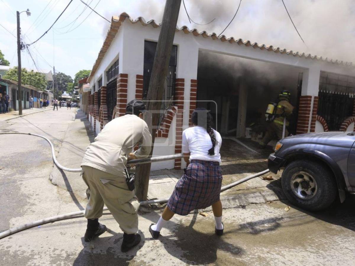 En cenizas: así quedó una casa en San Pedro Sula tras voraz incendio